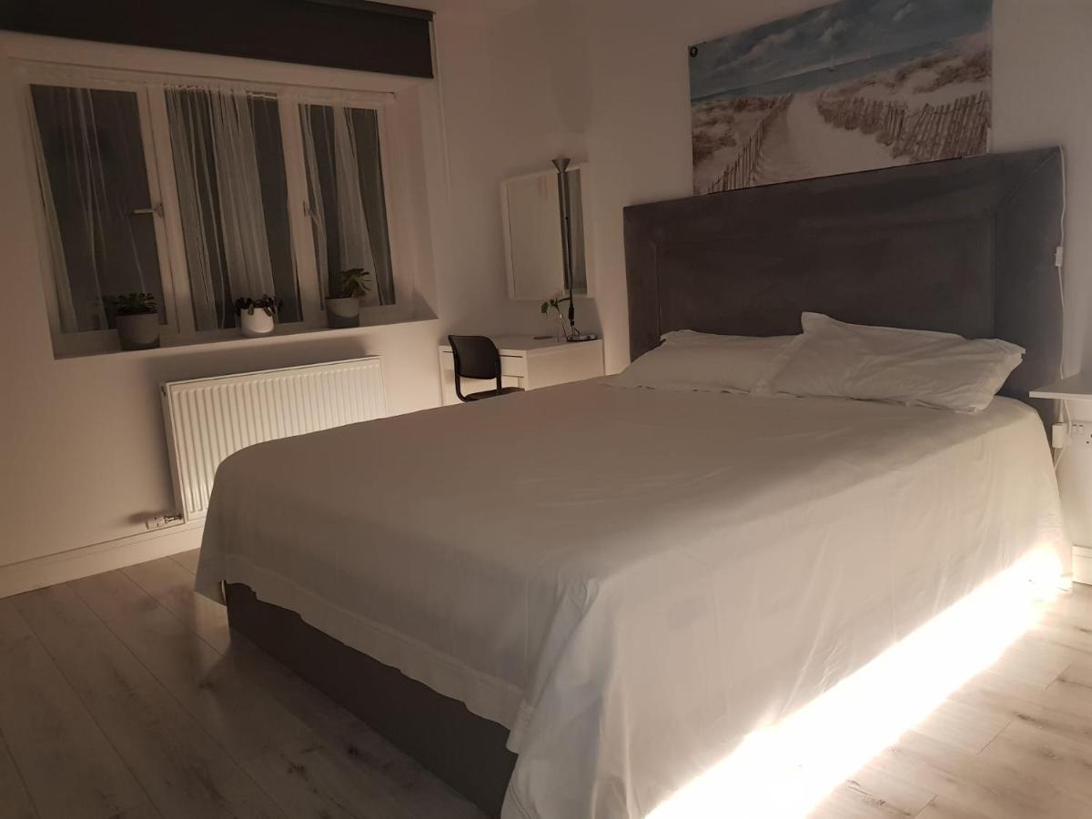 Barnoaks House - Private Room Ensuite Bathroom Homestay Dublin Extérieur photo