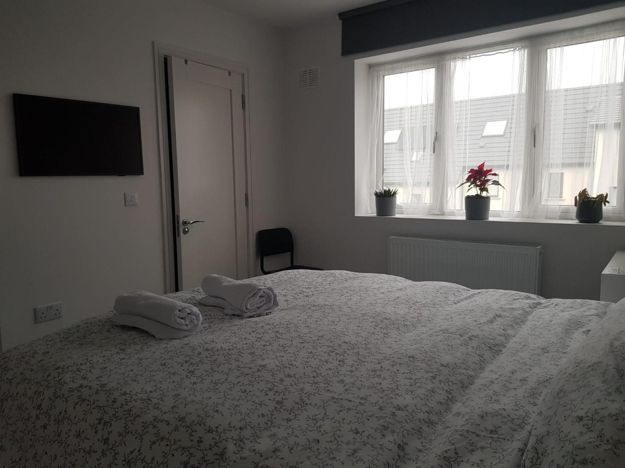 Barnoaks House - Private Room Ensuite Bathroom Homestay Dublin Extérieur photo